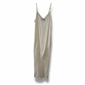 Elegant Cream Lace Dress w/ Back Slit